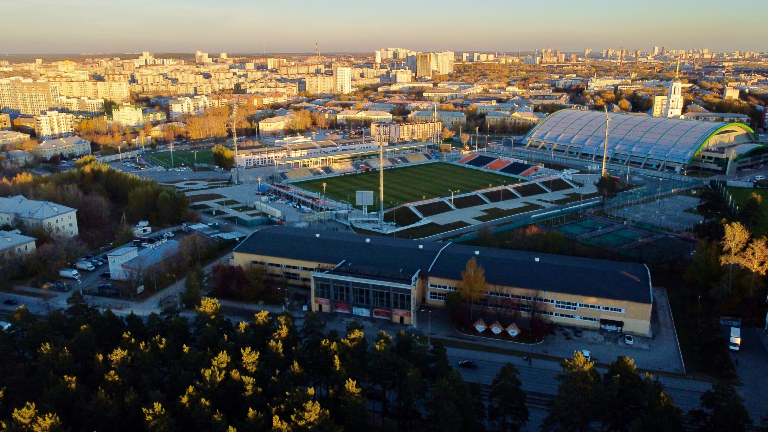 Футбольный стадион «Уралмаш»