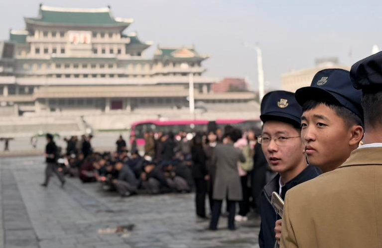 КНДР: Культ личности, японский автопром и «Хрюшка дармоед»